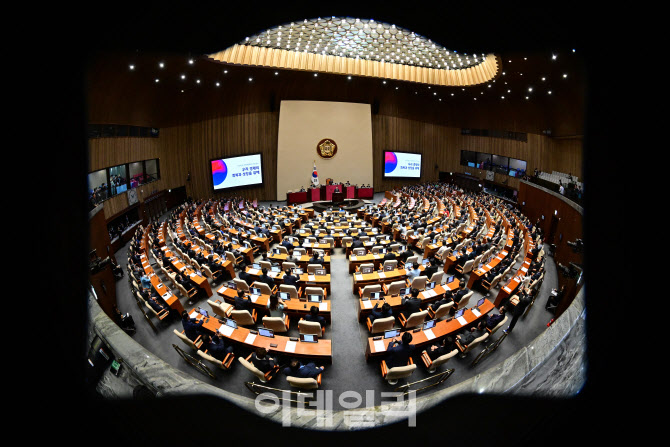 李대통령 “경제 회복 위해 초당적 협력 필요”