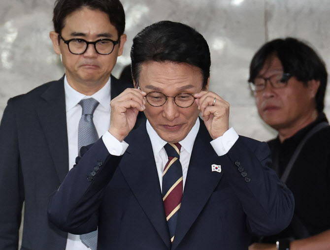 檢, 김민석 고발사건 서울경찰청 이송…"직접 수사 자제"