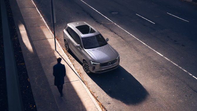 볼보자동차코리아 ‘신형 XC90’ 사전예약 개시…8820만원부터