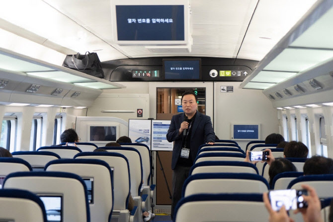 현대로템, 2세대 KTX-이음 공개…`국산화 30년 집념의 결실`