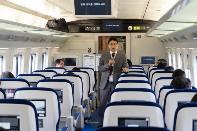 현대로템, 2세대 KTX-이음 공개…`국산화 30년 집념의 결실`