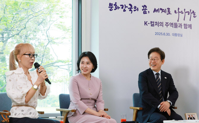 [포토] 조수미 성악가 발언 듣는 이재명 대통령 부부