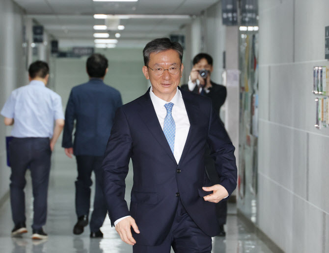 [속보]정성호 후보자 "수사-기소 분리·檢권한 배분, 국민 공감대"