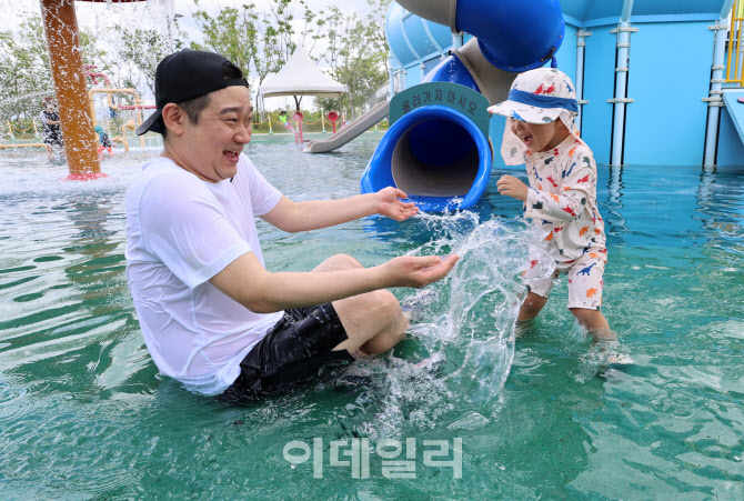 [포토]서울물재생체험관 어린이물놀이터 개장