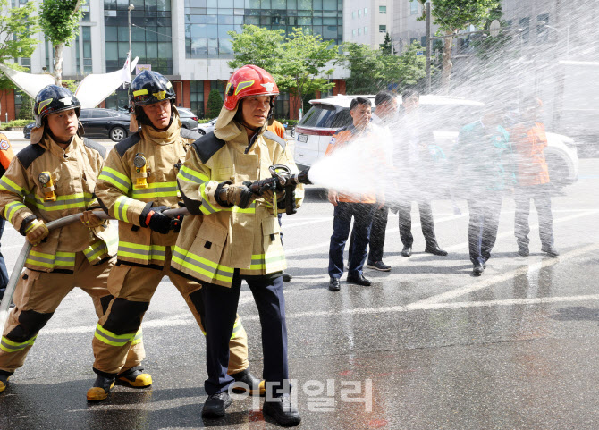 [포토] 조성명 강남구청장, 취임 3주년 소통 행정