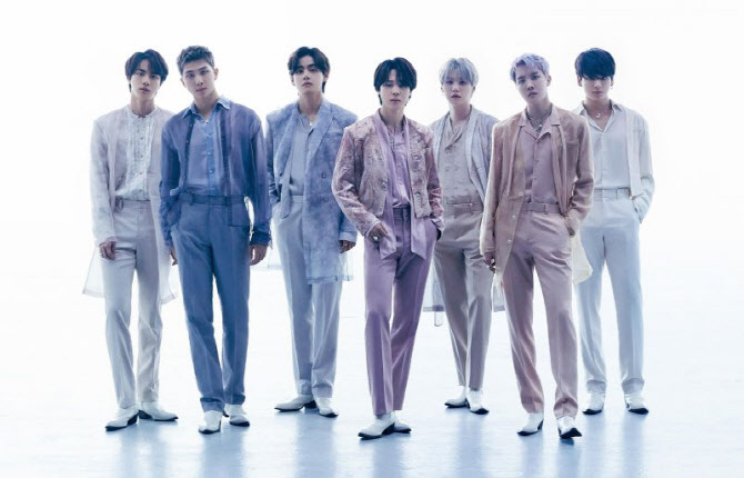 ‘BTS 완전체’ 내년 봄 활동 재개…하이브, 신고가[특징주]