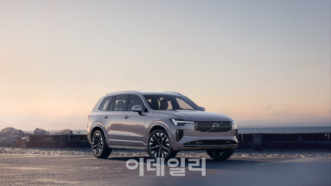 볼보코리아, 플래그십 세대교체 `신형 XC90·S90` 동시 출시