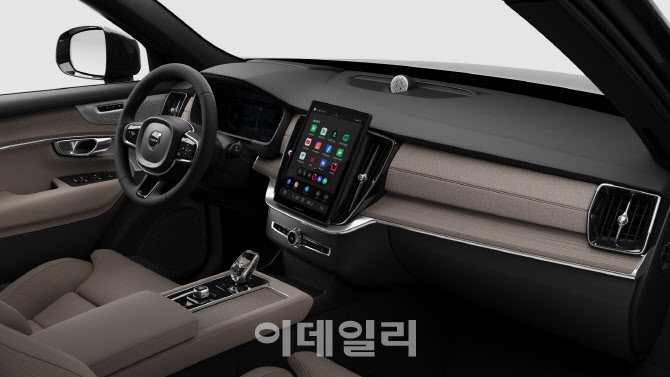 볼보코리아, 플래그십 세대교체 `신형 XC90·S90` 동시 출시