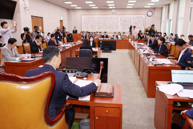 여야, 상법 '주추 충실 의무'엔 합의…감사 분리선출은 이견