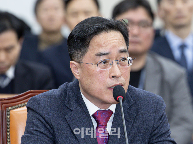 퇴임하는 이진동 대검차장 "수사·기소 분리 전혀 납득 안돼"