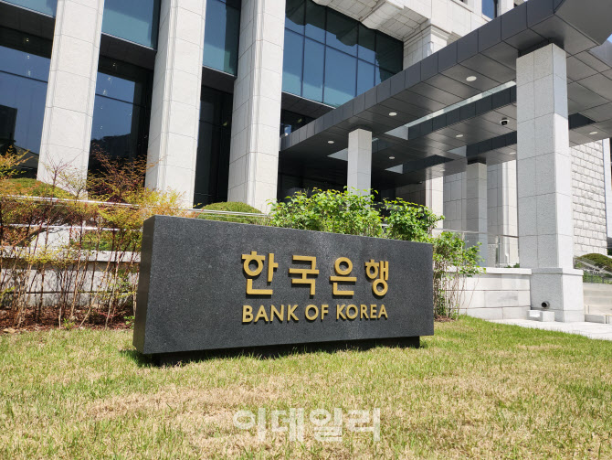 노무라 "한은, 연내 금리 동결 전망…다음 인하는 내년 2월"