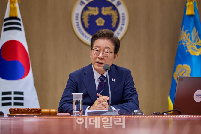 李대통령, 대통령 친인척 비위 감시 ‘특별감찰관’ 임명 추진