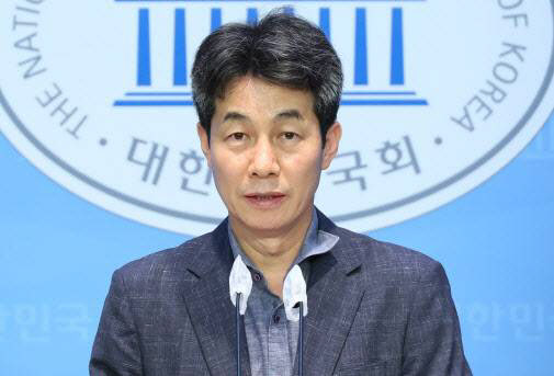 與윤건영 "한덕수, 중범죄 저지르고도 대선출마…어이상실"