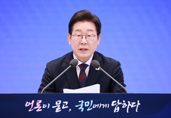 [속보]李대통령 "인도적 지원도 北 인권 개선에 도움"