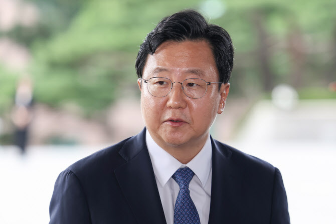 정진우 중앙지검장 "검찰, 국민 시각에서 변하고 고쳐야"