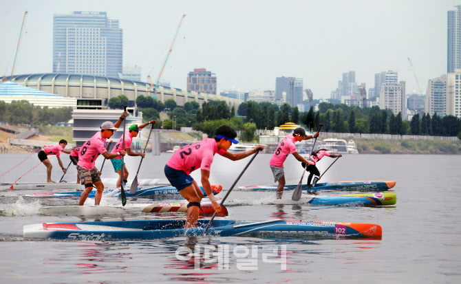 [포토]서울 한강에서 SUP(패들보드) 경기 힘차게 출발!
