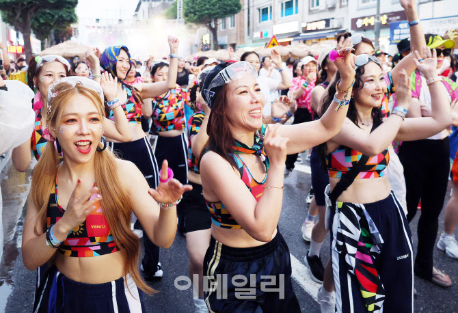 [포토] 오대산천 줌바경연대회