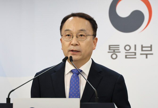 北 응답 없지만…정부, 표류 주민 6명 곧 해상 송환