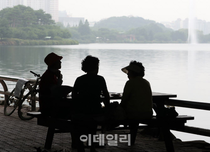 [포토] 최고의 피서지 그늘
