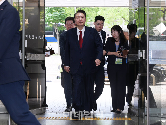 [포토] 윤 전 대통령 구속 전 피의자 심문