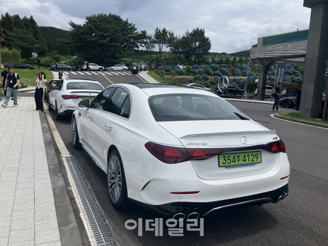 [타봤어요]AMG의 거침없는 고성능에 전기차의 섬세함까지