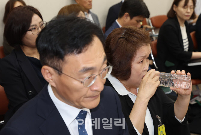 [포토]서울교대 총장, '손효숙 리박스쿨 대표 형사고소'
