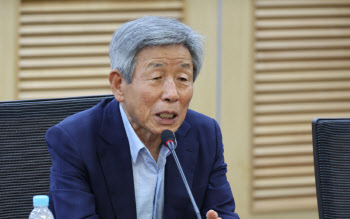 유인태 "尹 구치소 호텔…술 못 마셔서 어쩌나"