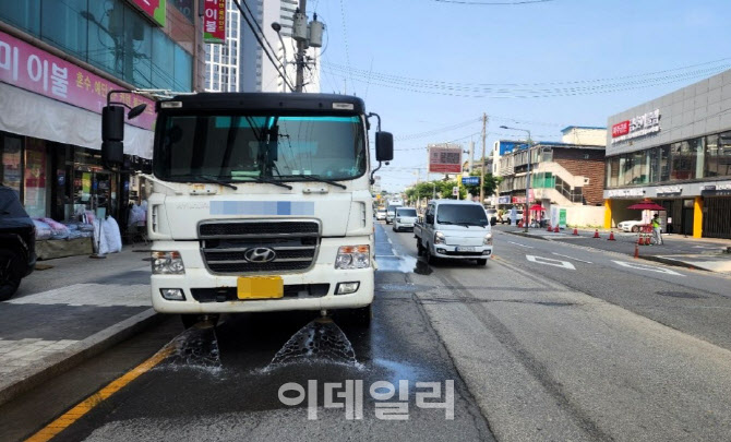 파주시, 폭염 대응 총력…살수차 14대 투입