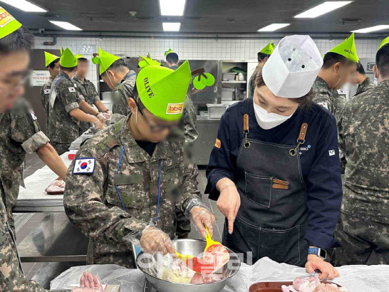 BBQ, 군인 대상 직업체험 치킨캠프 진행