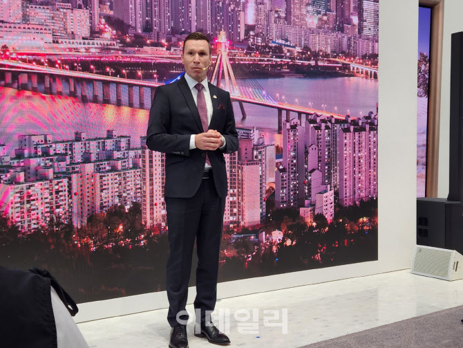 마이바흐의 韓 사랑…압구정에 세계 최초 브랜드센터 오픈