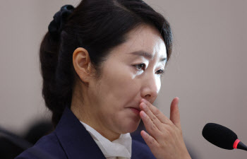 '갑질 의혹' 고개 숙인 강선우..野 '부적격 인사' 공세 맹폭