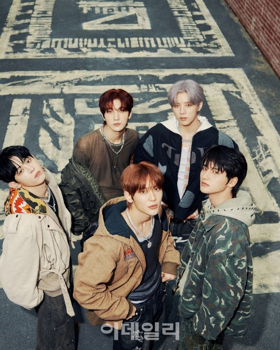 큐브엔터 신인 보이그룹 ‘나우즈’, 미니 1집 ‘IGNITION’ 초동 15만장 돌파