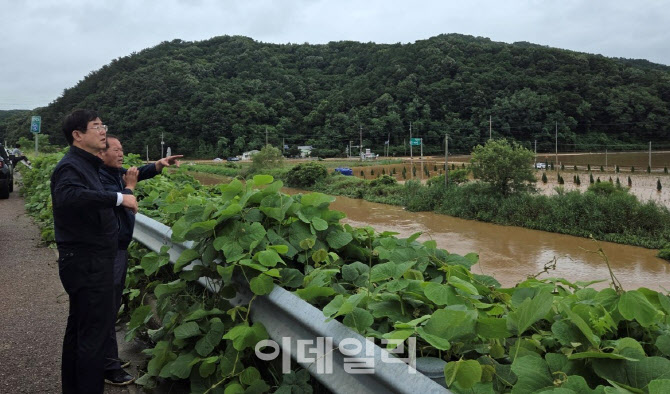 [포토] 안병우 농협 축산경제대표이사, 폭우 피해현장 긴급 방문