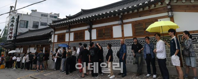 [포토]복날 문전성시 이룬 삼계탕집