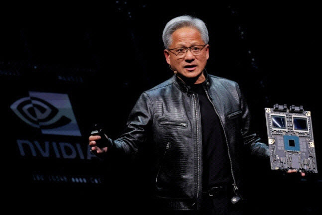 엔비디아, 중국 고객에 H20 칩 공급량 제한 통보…TSMC 생산 중단 여파