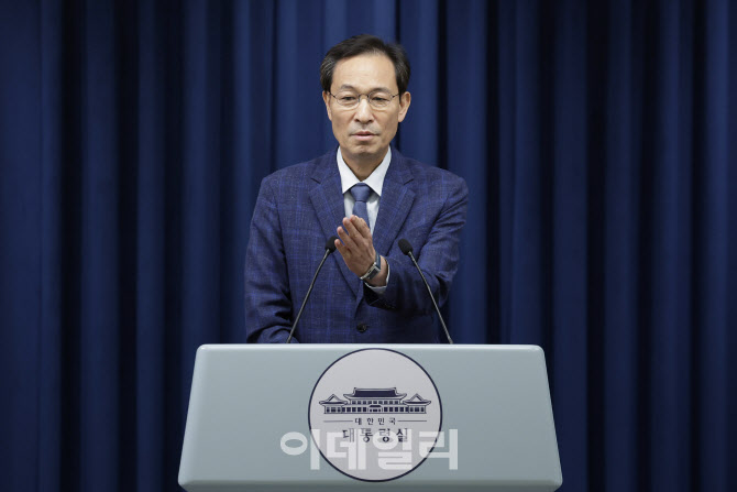 우상호 “강선우 임명, 與지도부 의견이 결정적…이진숙은 여론의 벽 못 넘었다”