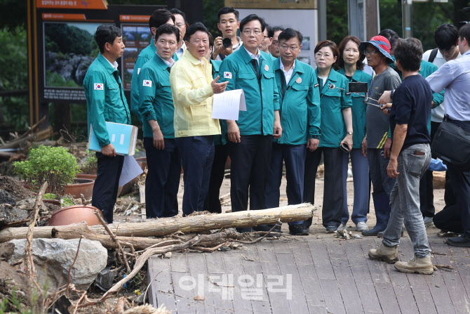 [포토]송언석 비대위원장, 수해 피해지역 현장 점검