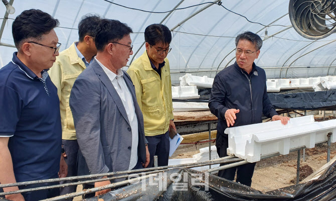 [포토] 집중호우 피해현장 점검하는 박서홍 대표