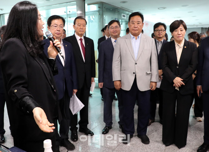 [포토] 명인 식품산업 홍보 전시물 순람