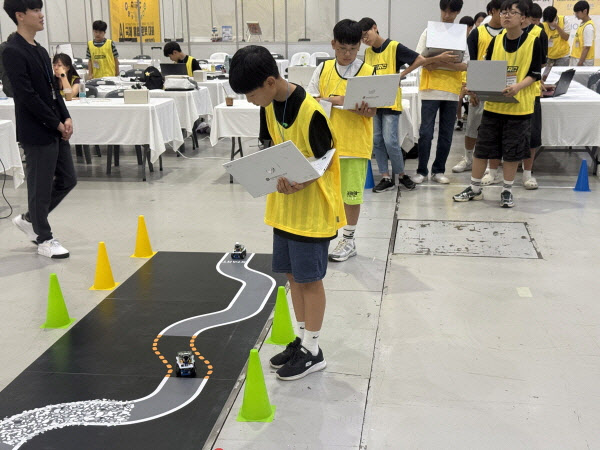 유비온 '딥코봇', 제1회 AIIRC 2025 AI RACING 부문 출전 및 우승