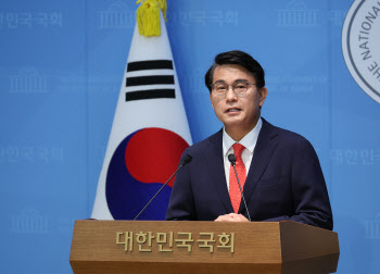 윤상현 “전한길 절연 반대…‘판 깔아줬다’는 곡해, 송구스럽다”
