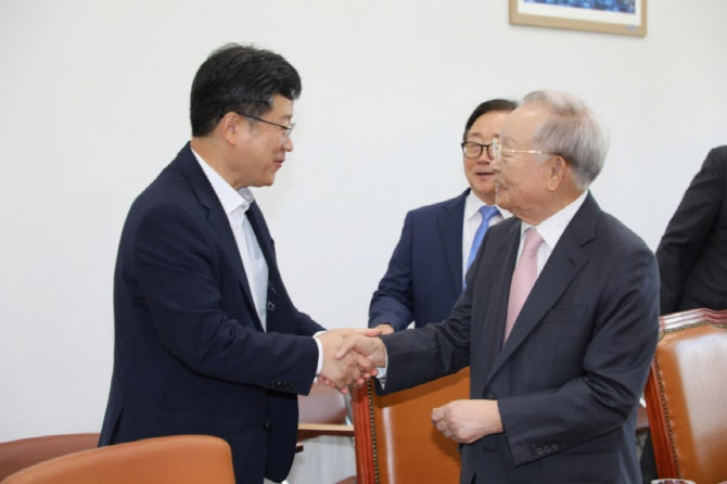 손경식 회장, 안호영 환노위원장에게 "노란봉투법 노사 혼란 야기"