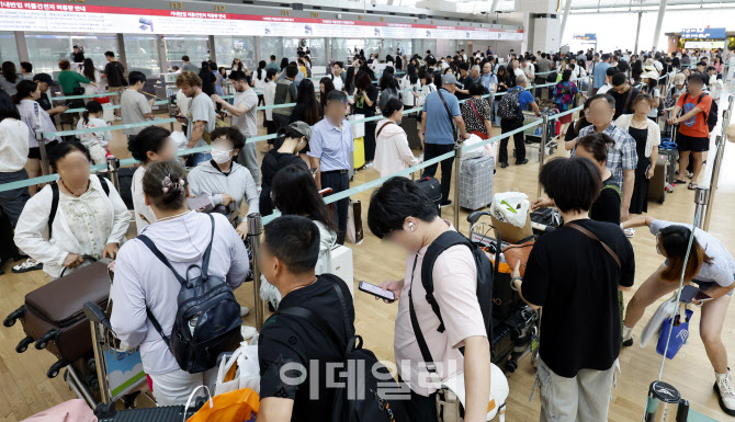 [포토]본격적인 휴가철 맞은 인천공항