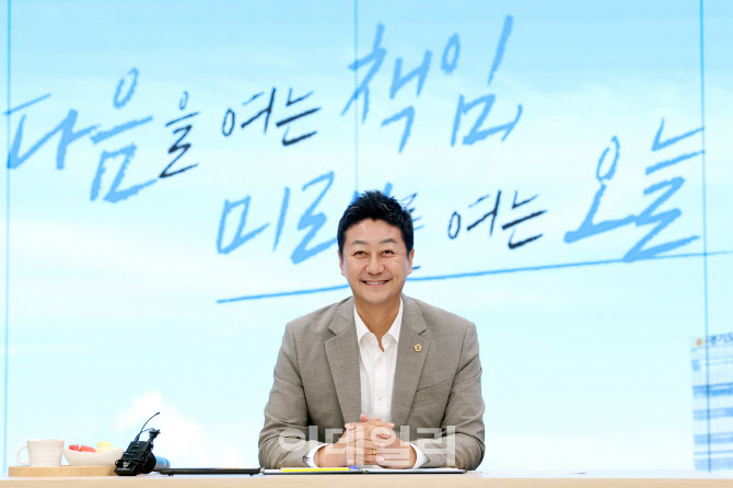 '자치분권 선봉' 김진경 경기도의장 "미래 여는 오늘 만들 것"