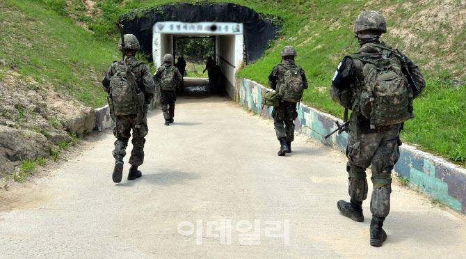 [생생확대경]8·4 北 지뢰 도발 10년…다시 생각하는 군인정신