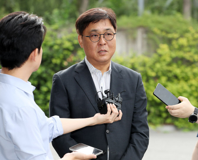 최휘영 후보자 “국립예술단체 지방 이전, 다양한 가능성 열고 논의할 것”