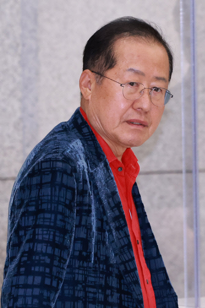 홍준표 “2021년 7~9월 신천지 교인 대거 입당” 재차 주장