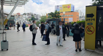 담배 연기 자욱한 `금연구역`…단속 비웃는 흡연자들