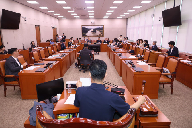 '尹 거부법안' 농안법, 농해수위 소위 통과