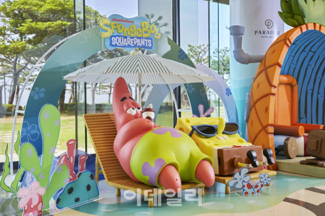 호텔에서 키링은 '돈'이다…여행업계 ‘굿즈’ 전쟁